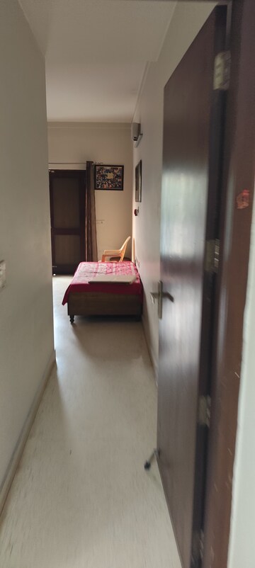 Furnished Amenities in 4 BHK Builder Floor at Sector 51 – for Rent