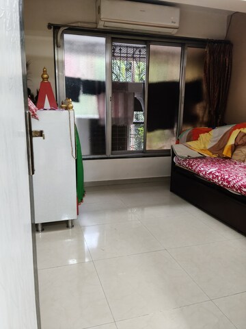 Bedroom in 2 BHK Apartment at Sneh CHS Santacruz, Santacruz West – for Sale