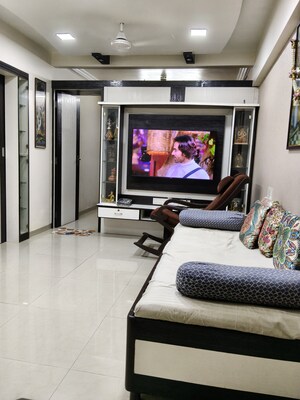Bedroom in 2 BHK Apartment at Sneh CHS Santacruz, Santacruz West – for Sale