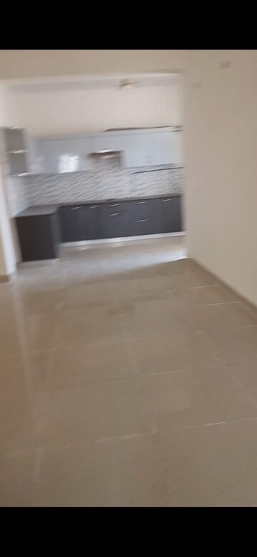Room in 3 BHK Apartment at Indosam75, Sector 75 – for Rent