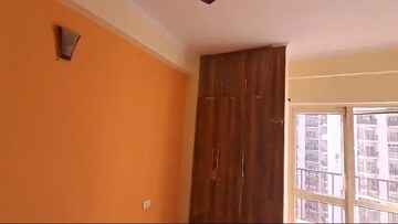 Room in 2 BHK Apartment at Panchsheel Greens, Sector 16 Greater Noida – for Sale