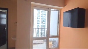 Room in 2 BHK Apartment at Panchsheel Greens, Sector 16 Greater Noida – for Sale