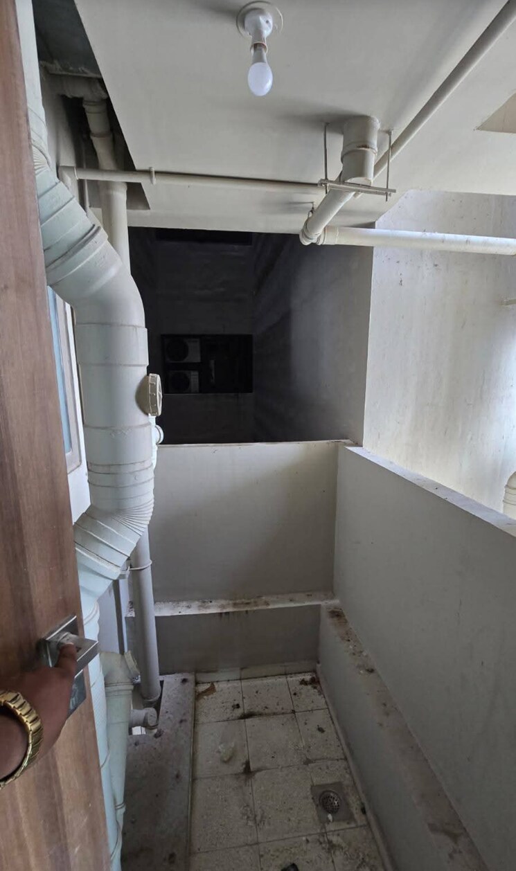 Bathroom, sheth-irene 1 Bedroom 720 Sq.Ft. Apartment In Malad West Mumbai 9001942