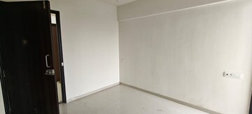 Room in 1.5 BHK Apartment at Rosa Gardenia, Ghodbunder Road – for Rent
