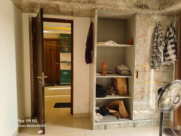 Furnished Amenities in 3 BHK Apartment at Prasant Apartment, Sindhi Colony – for Rent