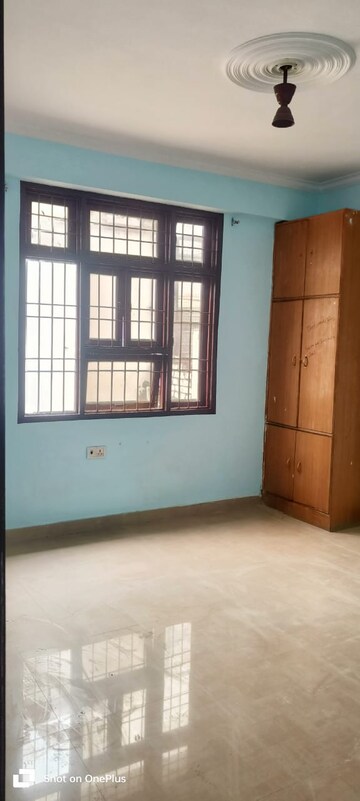 Room in 2 BHK Apartment at Mahanagar – for Sale