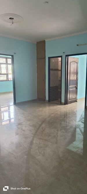 Room in 2 BHK Apartment at Mahanagar – for Sale