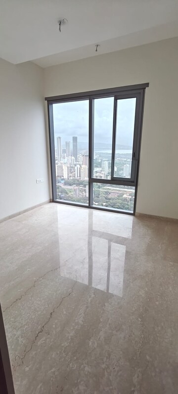 Room in 2 BHK Apartment at Piramal Mahalaxmi, Mahalaxmi – for Rent