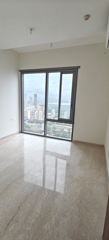 Room in 2 BHK Apartment at Piramal Mahalaxmi, Mahalaxmi – for Rent
