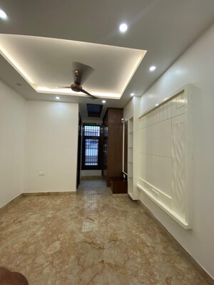 Room in 3 BHK Builder Floor at Shreshtha Vihar – for Sale