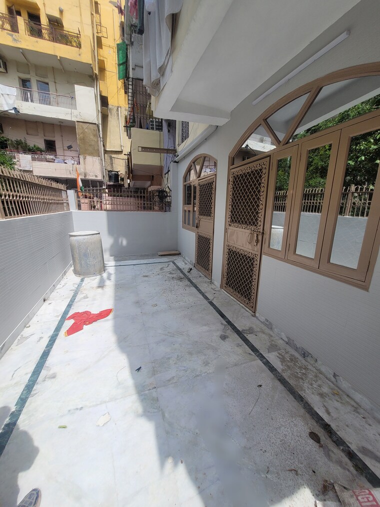 Balcony, dilshad garden 3 Bedroom 1000 Sq.Ft. Apartment In Dilshad Garden Delhi 9001972