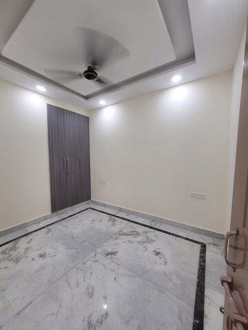 Bedroom in 3 BHK Apartment at Dilshad Garden – for Sale