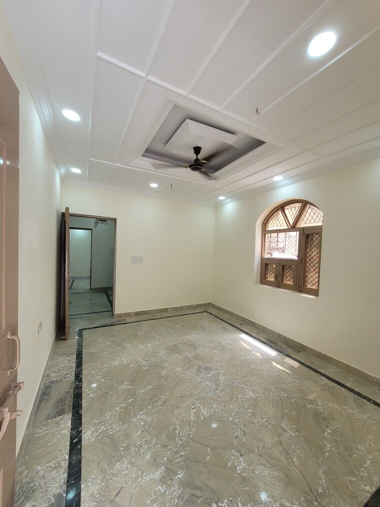 Bedroom, dilshad garden 3 Bedroom 1000 Sq.Ft. Apartment In Dilshad Garden Delhi 9001972
