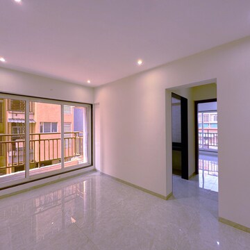 Room in 2 BHK Apartment at Matrix Landmark, Mosare – for Sale