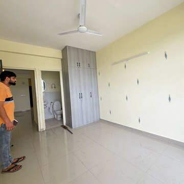 Room in 2 BHK Apartment at Pyramid Pride, Sector 76 – for Rent