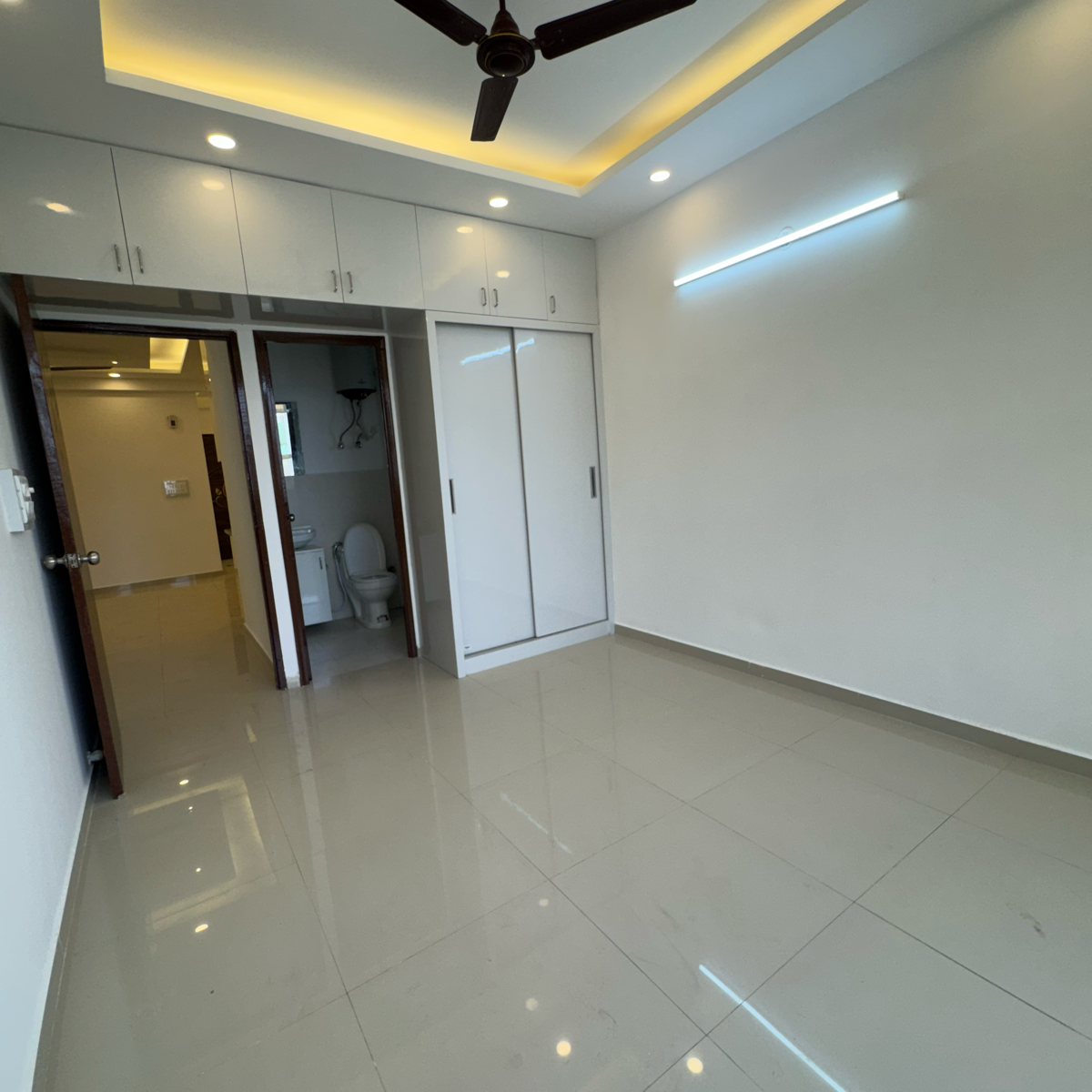 2 BHK Apartment For Rent in Pyramid Pride