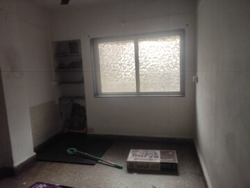 Room in 1 BHK Apartment at Ganesh Peth – for Rent