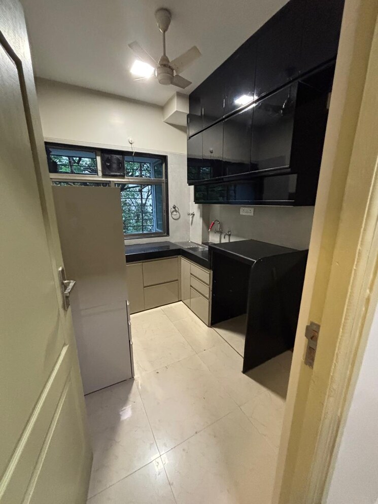 Kitchen, andheri west 3 Bedroom 1100 Sq.Ft. Apartment In Andheri West Mumbai 9002037