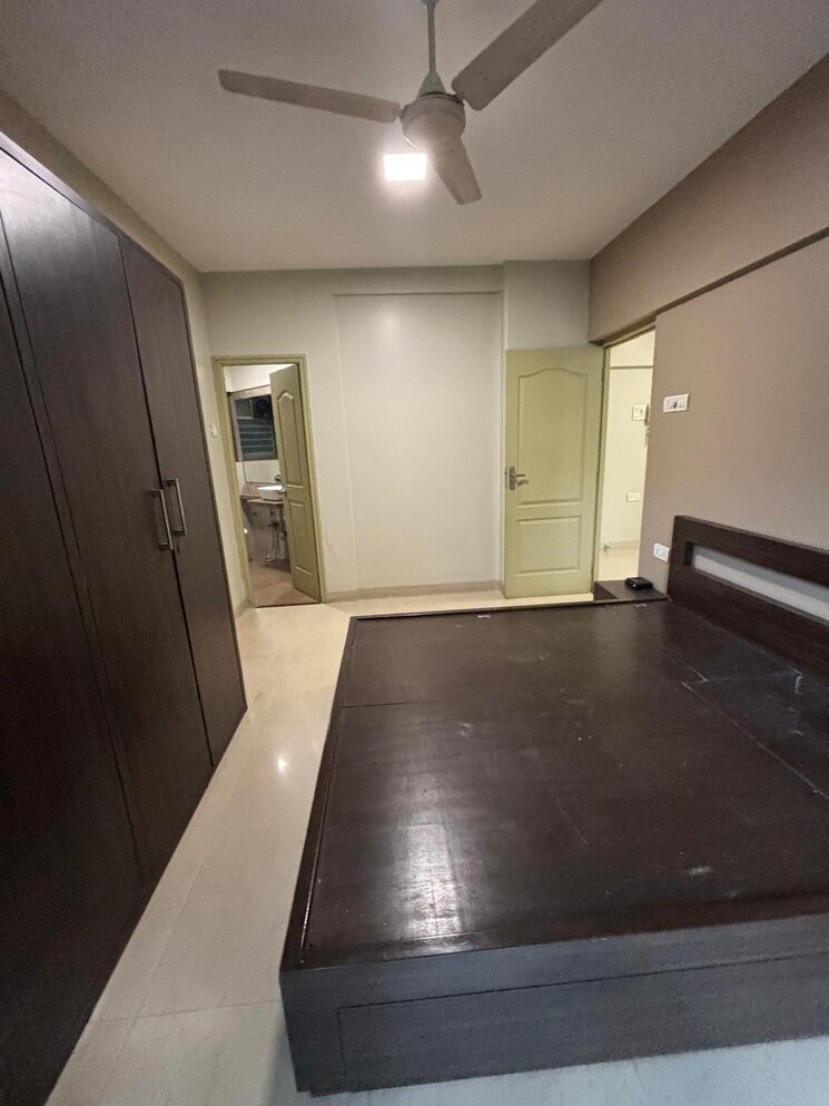 Room, andheri west 3 Bedroom 1100 Sq.Ft. Apartment In Andheri West Mumbai 9002037