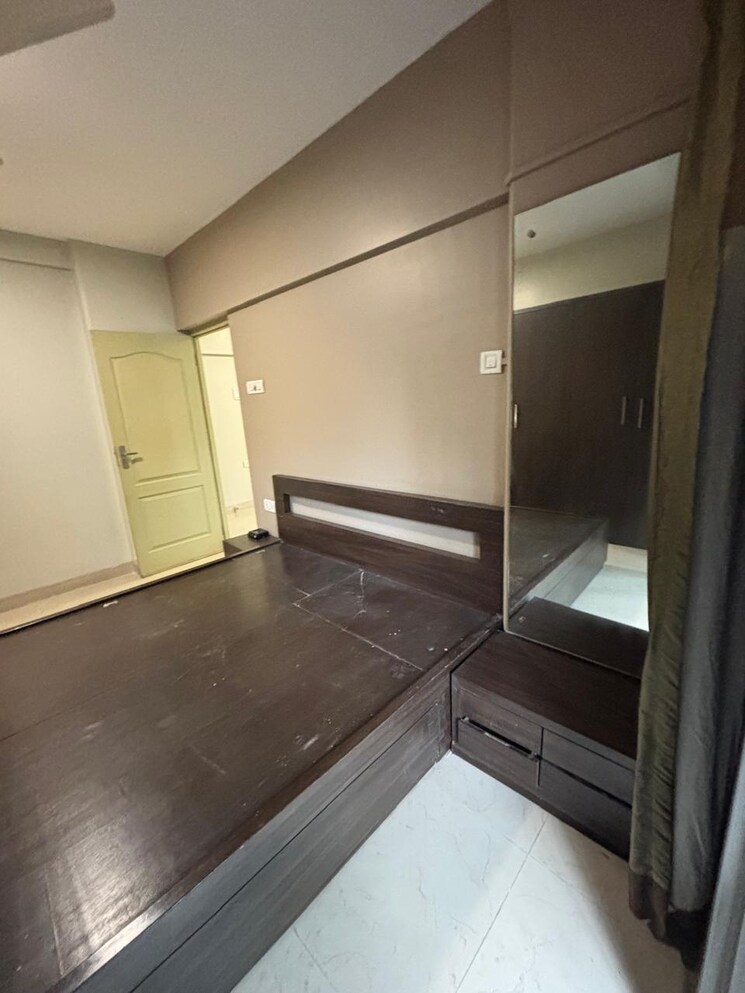 Room, andheri west 3 Bedroom 1100 Sq.Ft. Apartment In Andheri West Mumbai 9002037