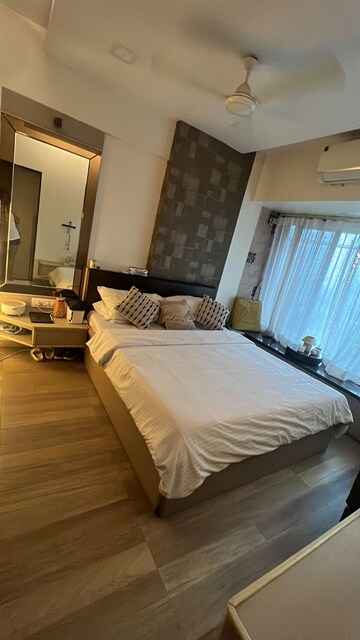 Bedroom in 2 BHK Apartment at Green Valley CHS Andheri, Andheri East – for Rent