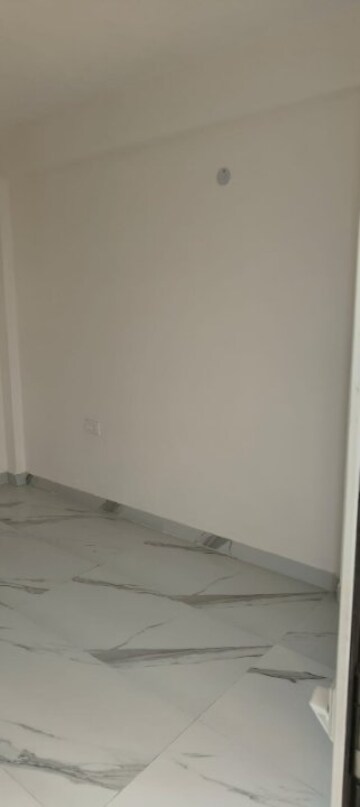 Room in 3.5 BHK Apartment at M3M Soulitude, Sector 89 – for Sale