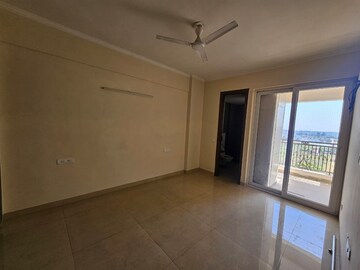 Room in 3.5 BHK Apartment at Sushma Urban Views, Ghazipur – for Sale