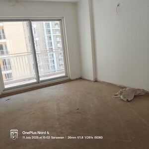 Room in 4 BHK Apartment at Rishita Manhattan, Gomti Nagar – for Sale