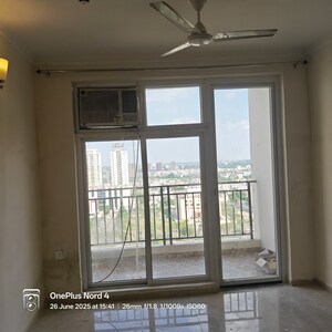 Room in 4 BHK Apartment at Rishita Manhattan, Gomti Nagar – for Sale