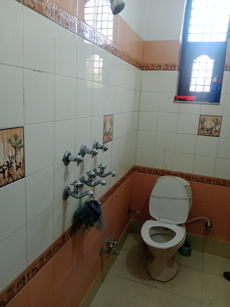 Bathroom, huda 2 Bedroom 1085 Sq.Ft. Builder Floor In Huda Panipat 9002082