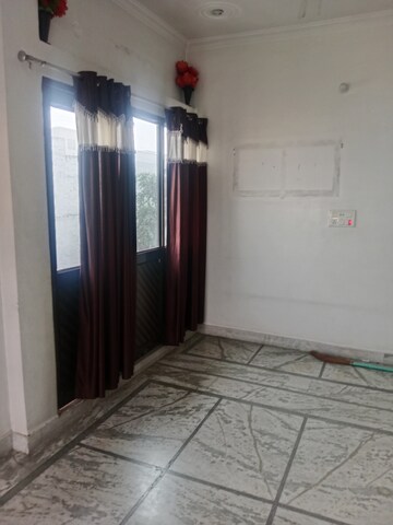 Room in 2 BHK Builder Floor at Huda – for Rent