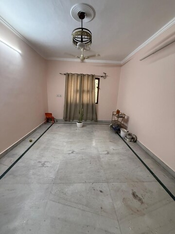 Room in 1 BHK Apartment at Mayur Bagh Apartments, Paschim Vihar – for Rent