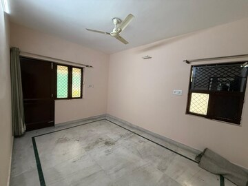 Room in 1 BHK Apartment at Mayur Bagh Apartments, Paschim Vihar – for Rent