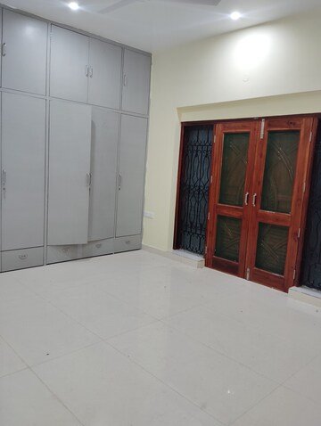 Room in 2 BHK Apartment at Nagin Lake View Apartment, Paschim Vihar – for Rent