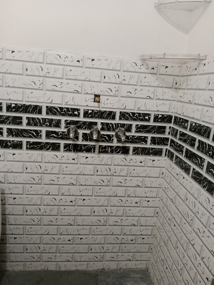 Attached Bathroom, huda 1 Bedroom 225 Sq.Ft. Builder Floor In Huda Panipat 9002130