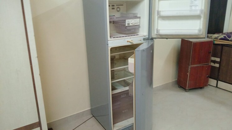 Balcony, shiv-koliwada-chs Commercial Shop 250 Sq.Ft. In Sion East Mumbai 9002134