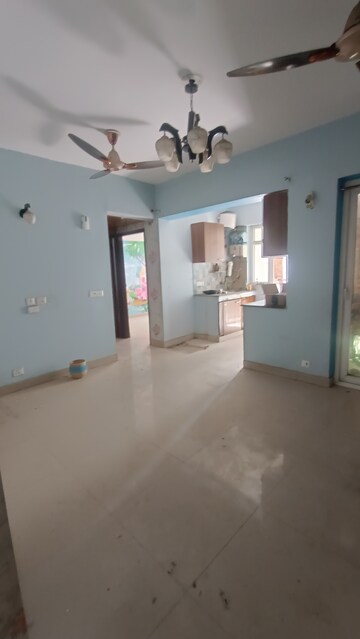 Room in 2 BHK Apartment at Sethi Max Royal, Sector 76 – for Rent