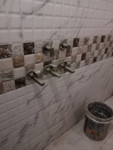 Attached Bathroom in 2 BHK Builder Floor at Huda – for Rent