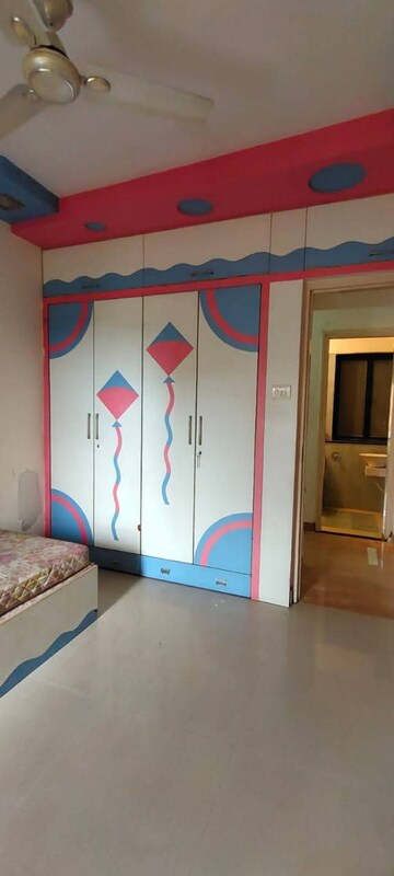 Team Area in 2 BHK Apartment at Swapnalok Towers, Malad East – for Rent