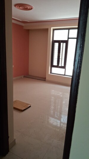 Room in 3.5 BHK Apartment at Mayur Vihar Phase Iii – for Sale