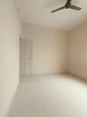 Room in 2 BHK Builder Floor at Hsr Layout – for Rent