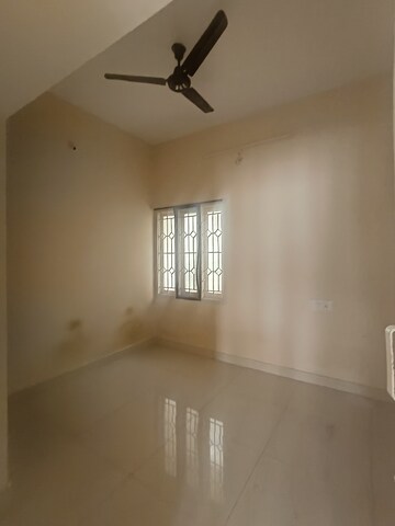 Room in 2 BHK Builder Floor at Hsr Layout – for Rent