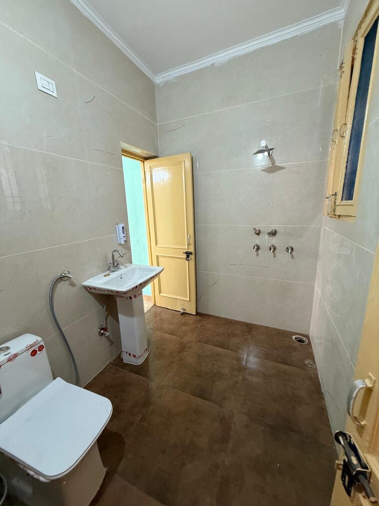Bathroom, dhakoli 3.5 Bedroom 100 Sq.Ft. Independent House In Dhakoli Zirakpur 9002202