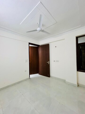 Room in 3 BHK Builder Floor at Chattarpur – for Rent