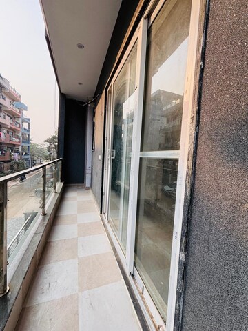 Balcony in Studio Builder Floor at Sector 46 – for Rent