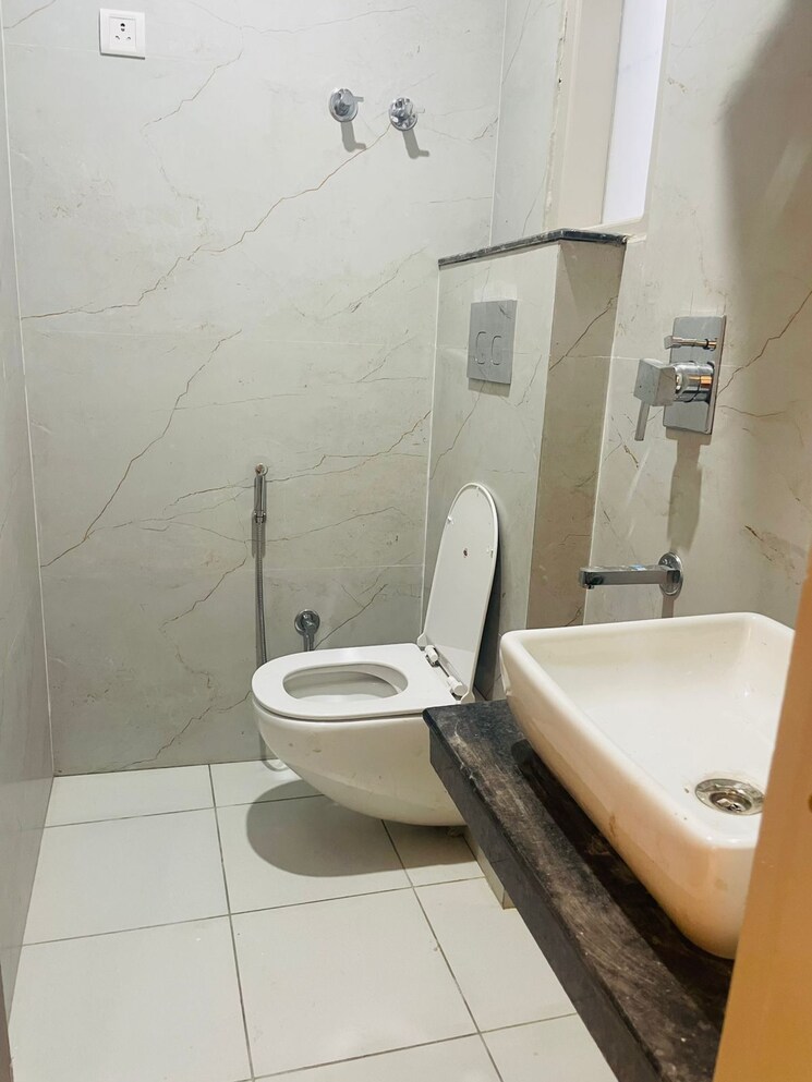 Bathroom, sector 31 Studio 687 Sq.Ft. Builder Floor In Sector 31 Gurgaon 9002203