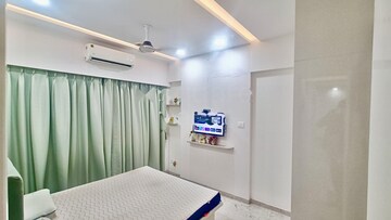 Bedroom in 1.5 BHK Apartment at Crystal Paradise, Andheri West – for Rent