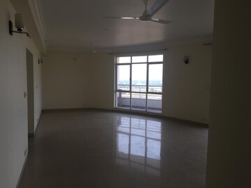 Room in 3 BHK Apartment at Raheja Vedaanta, Sector 108 – for Rent