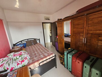 Bedroom in 2 BHK Apartment at Naren Bliss Phase I, Magarpatta Road – for Rent