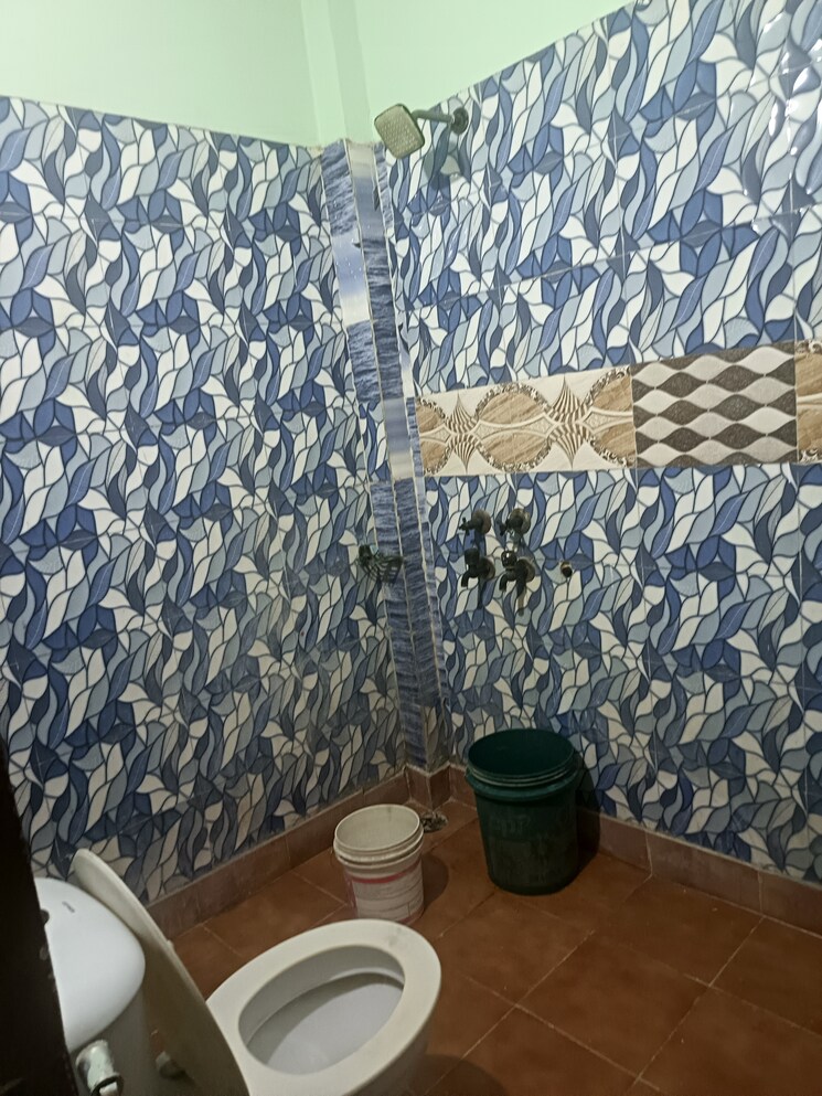 Bathroom, sector 40 1 Bedroom 800 Sq.Ft. Independent House In Sector 40 Noida 9002286